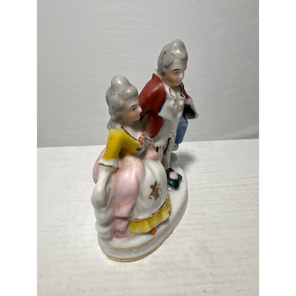 Vintage Porcelain Figurine Couple In Historical Attire Made In Occupied Japan - Picture 3 of 8